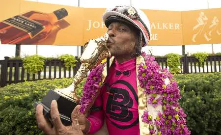 Star jockey Husbands announces retirement